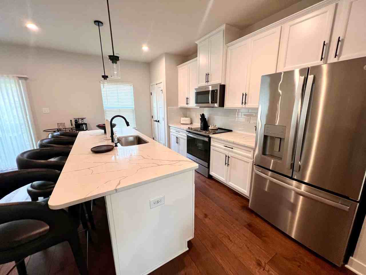 314 Scenic Dr - Photo 3 of 50