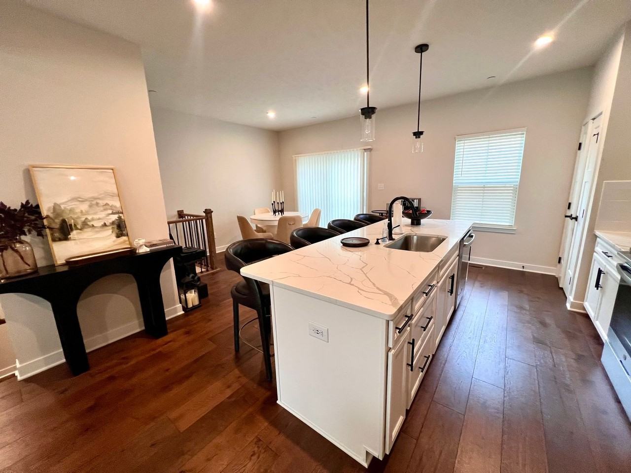 314 Scenic Dr - Photo 4 of 50