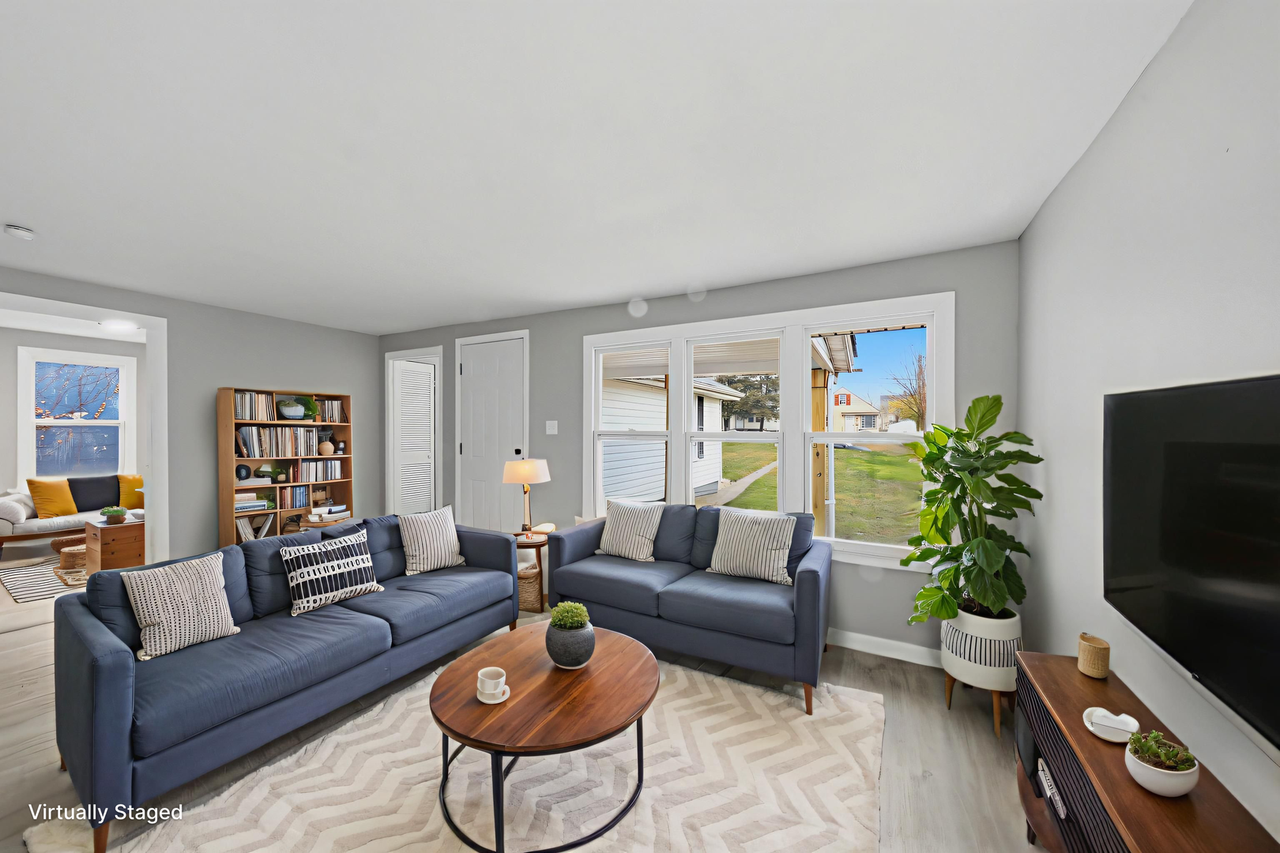 228 E Siebenthaler Ave - Photo 5 of 35