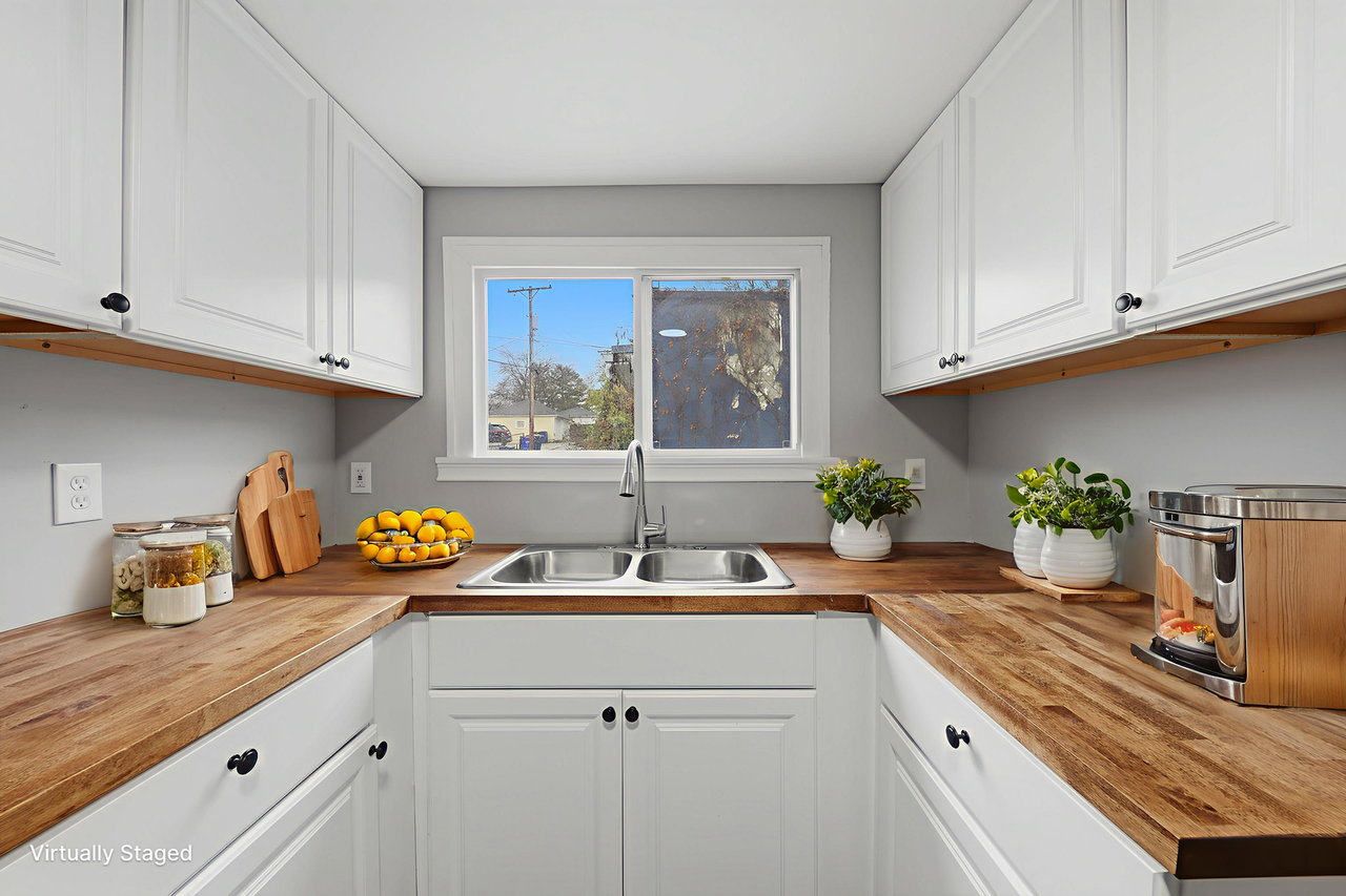 228 E Siebenthaler Ave - Photo 7 of 35