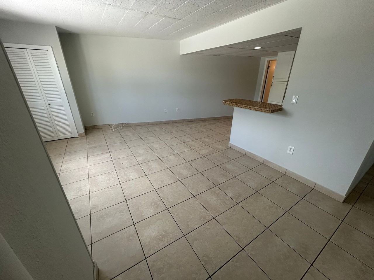 2036 Northeast 18th Street #N - Photo 3 of 12