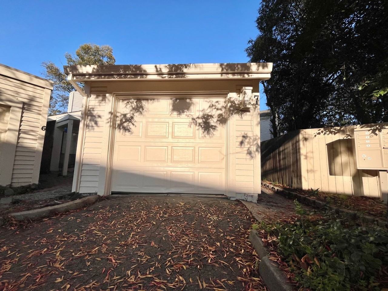 325 E 8th St #7 - Photo 2 of 33