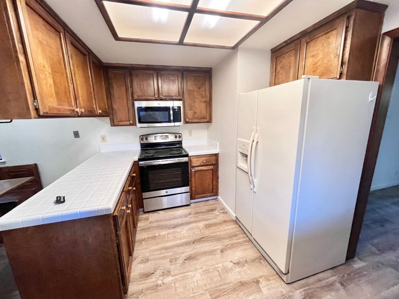 325 E 8th St #7 - Photo 6 of 33