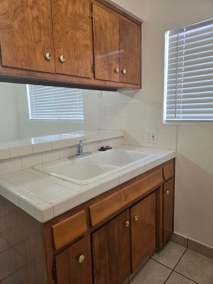 4314 University Ave #4 - Photo 6 of 16