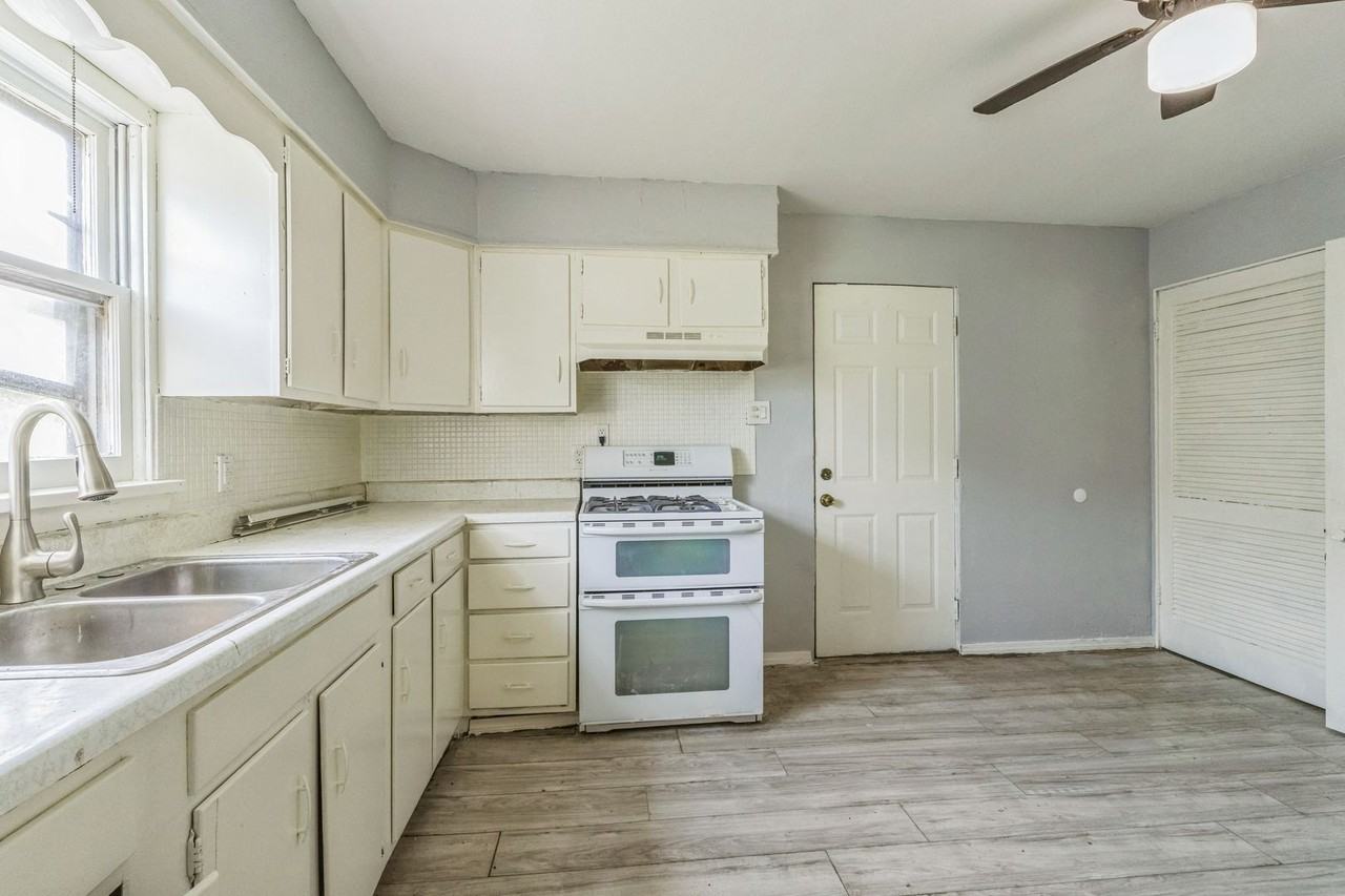 3407 Barber Street - Photo 2 of 26