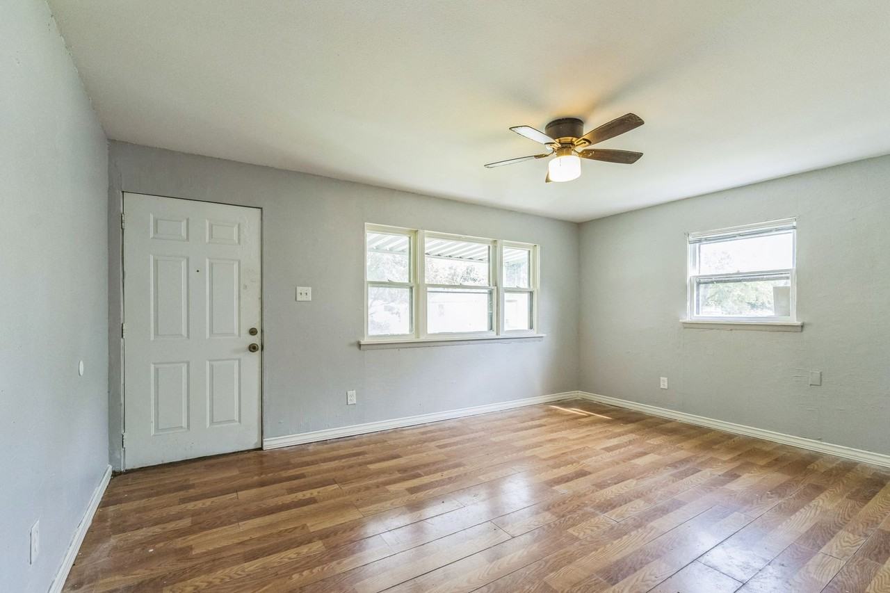 3407 Barber Street - Photo 4 of 26