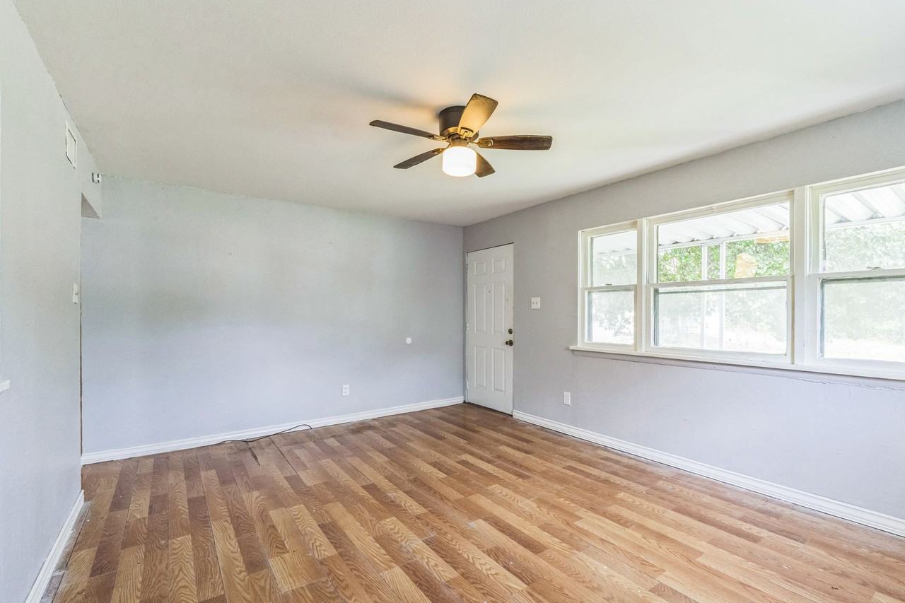 3407 Barber Street - Photo 5 of 26