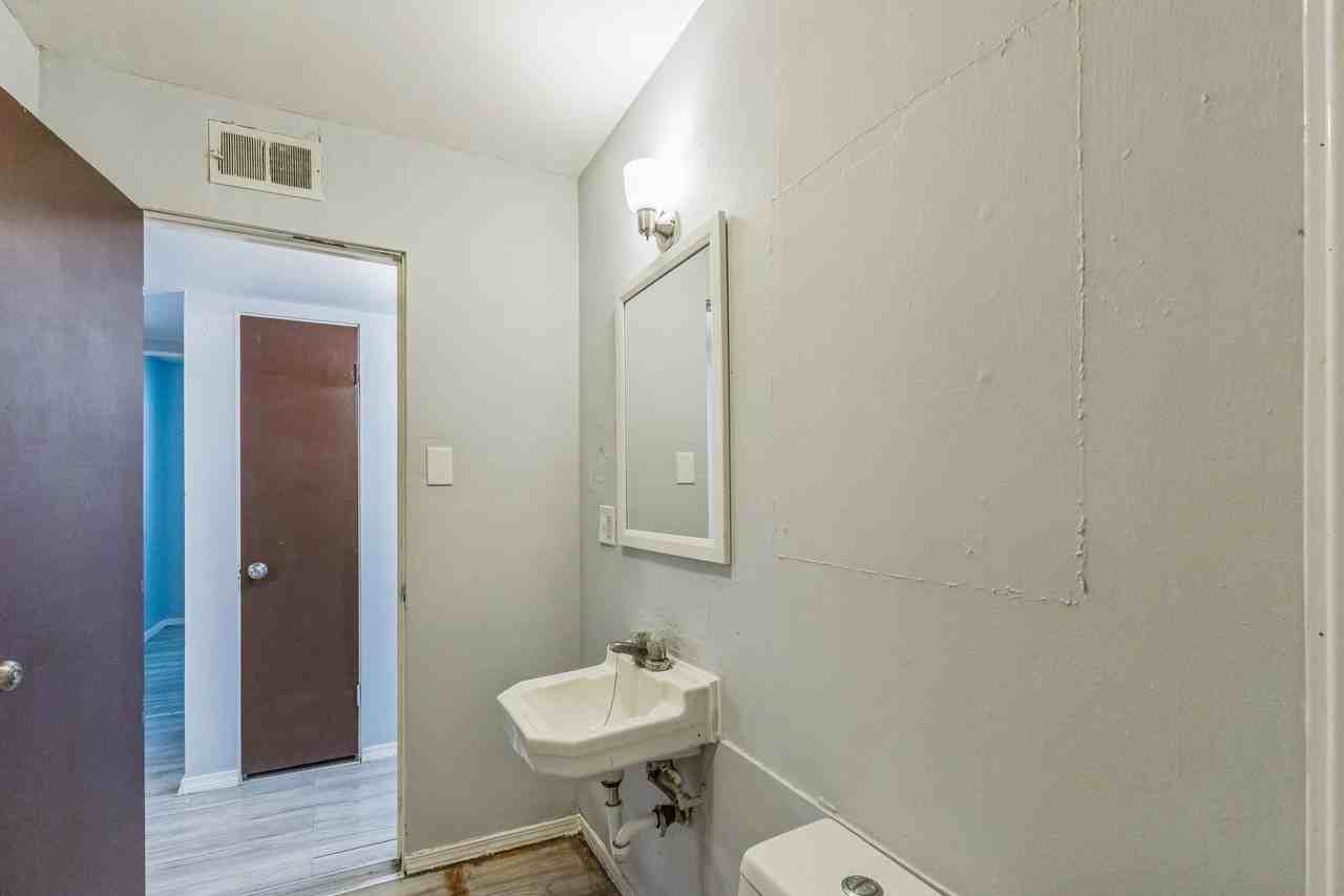 3407 Barber Street - Photo 6 of 26