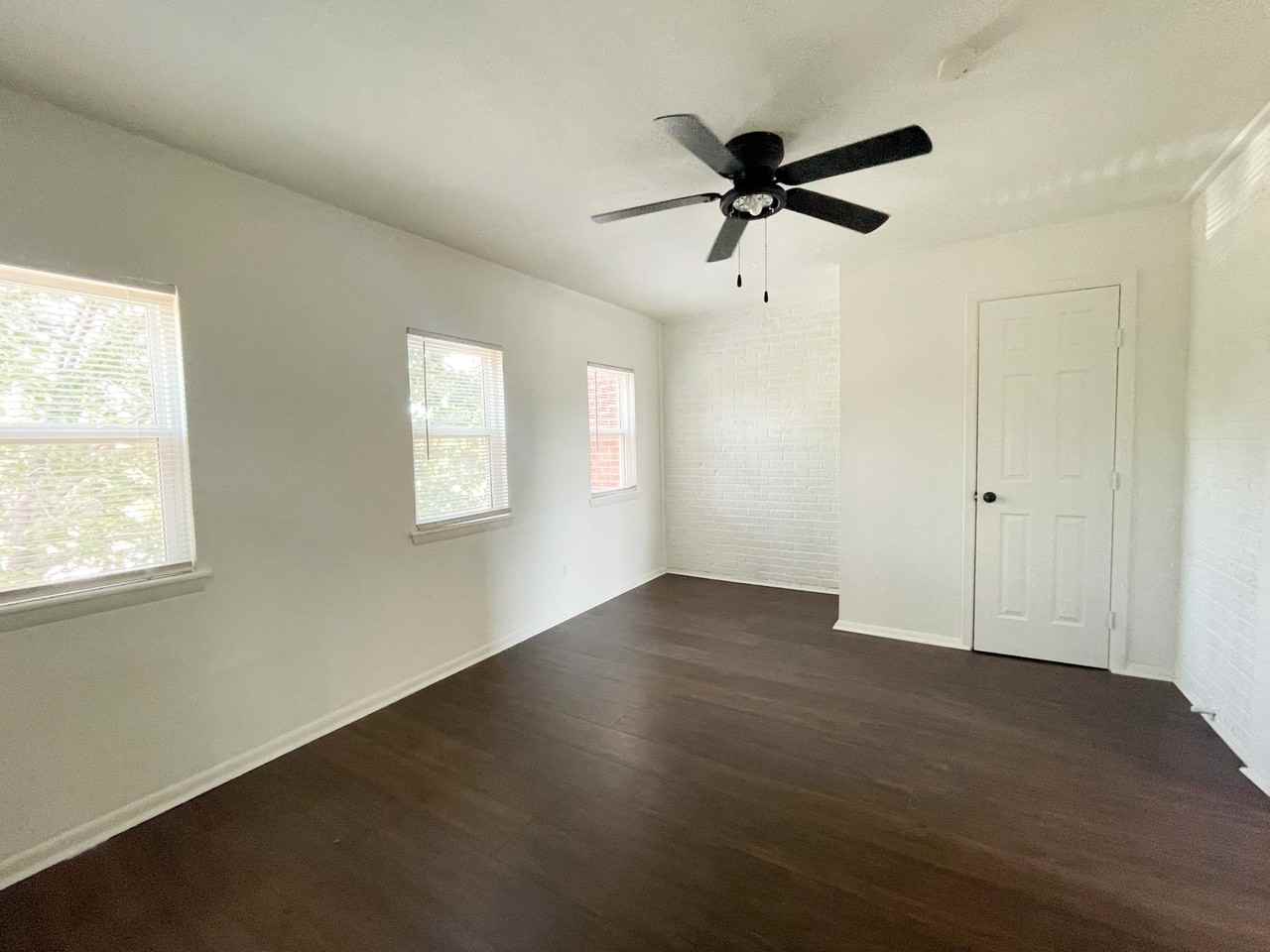 1714 N Lindsay Ave - Photo 6 of 18