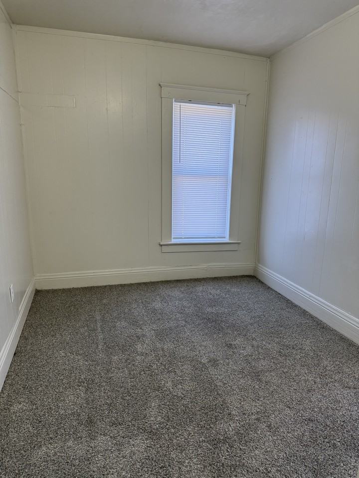 215 - S 2nd - Photo 7 of 8