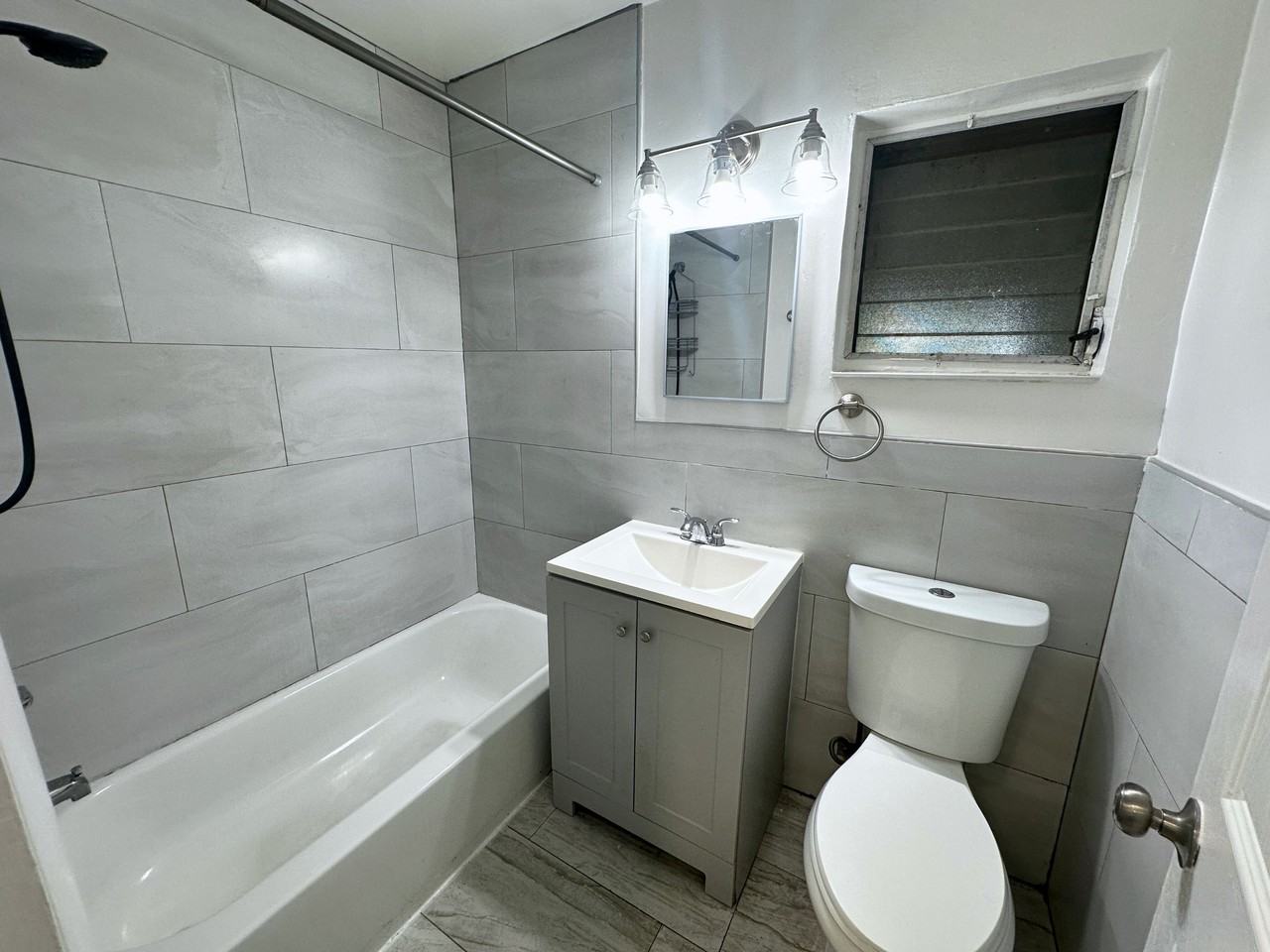 300 Northeast 4th Street - Photo 6 of 15