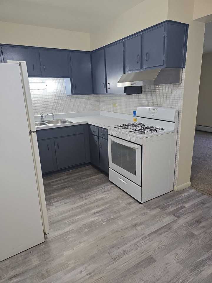 9841 Harlem Avenue - Photo 4 of 23