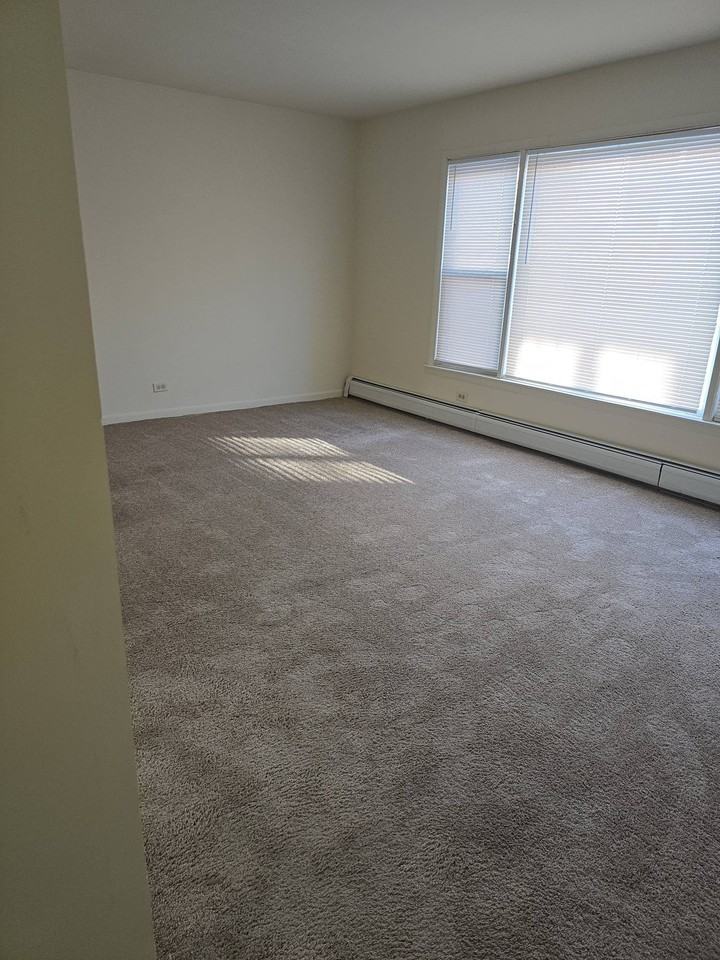 9841 Harlem Avenue - Photo 6 of 23