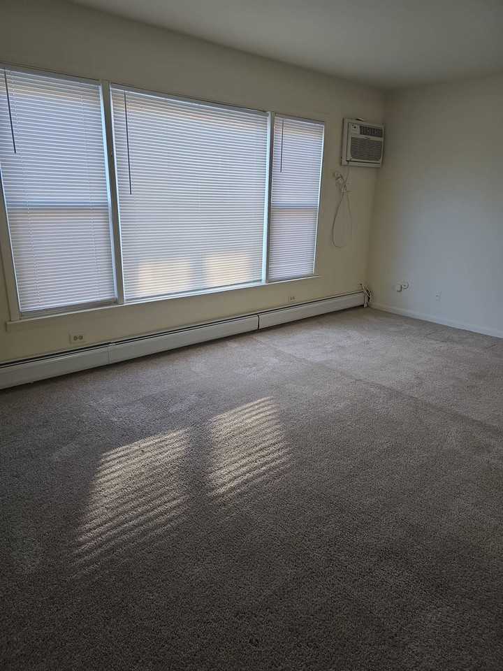 9841 Harlem Avenue - Photo 7 of 23