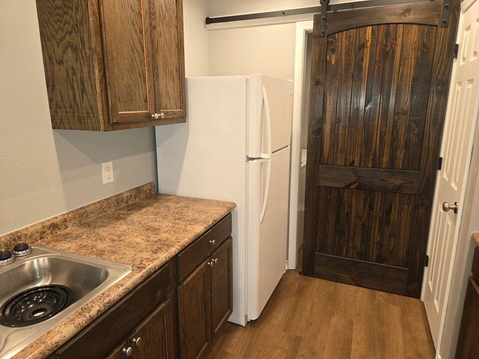 218 Parrott Drive - Photo 7 of 9