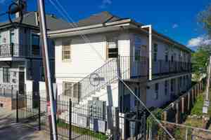 featured image of 1725 Dumaine Street