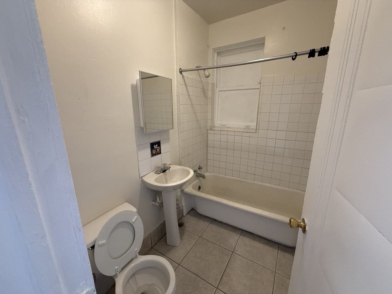 6642-6652 N Clark St - Photo 4 of 21