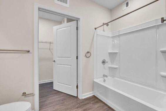 1622 W. Market Street - Photo 4 of 34