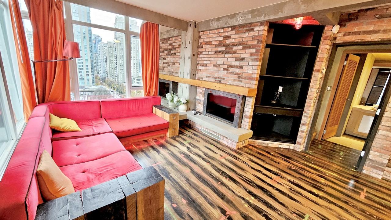 480 Robson St #906 - Photo 3 of 12
