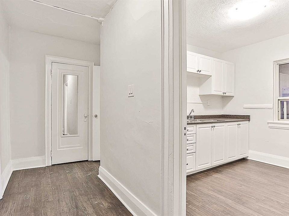 147 Vaughan Rd - Photo 2 of 8