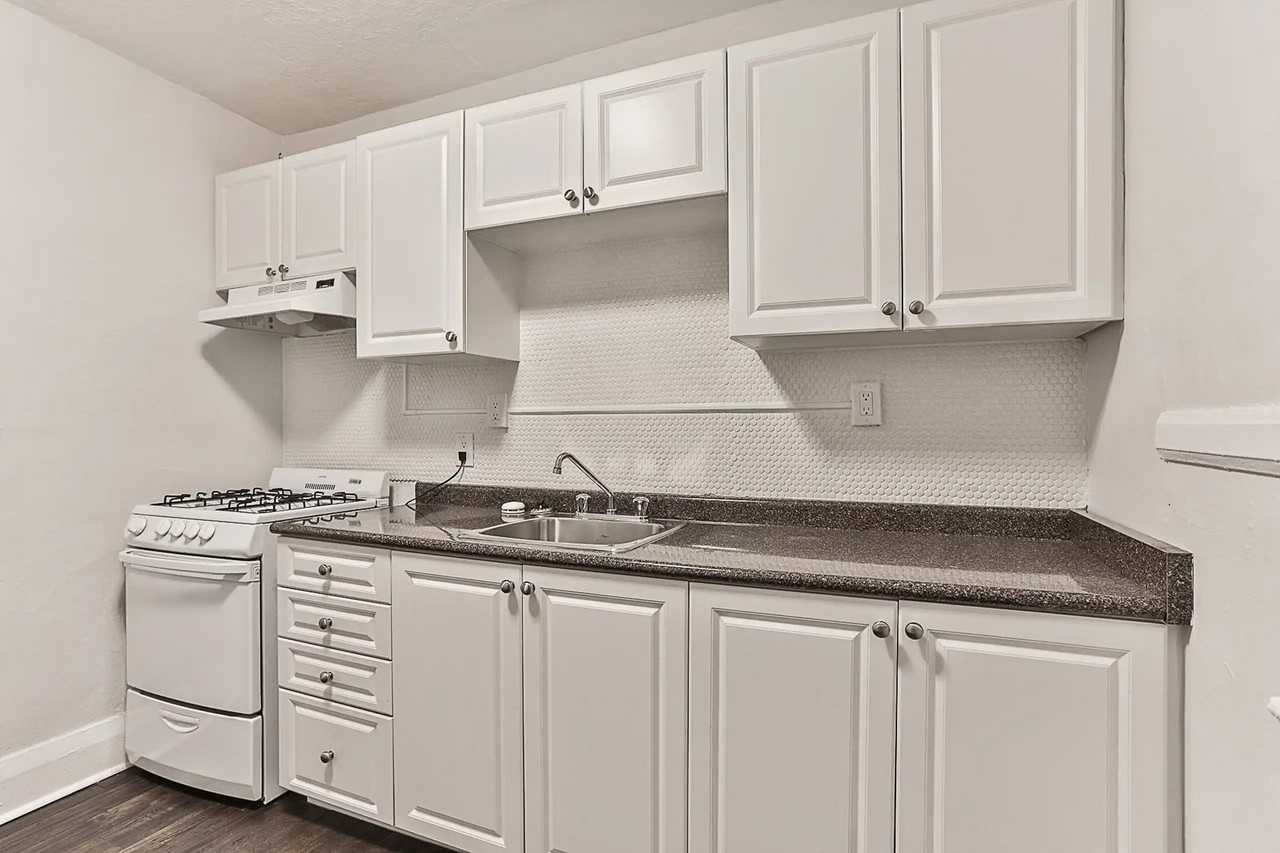 147 Vaughan Rd - Photo 6 of 8