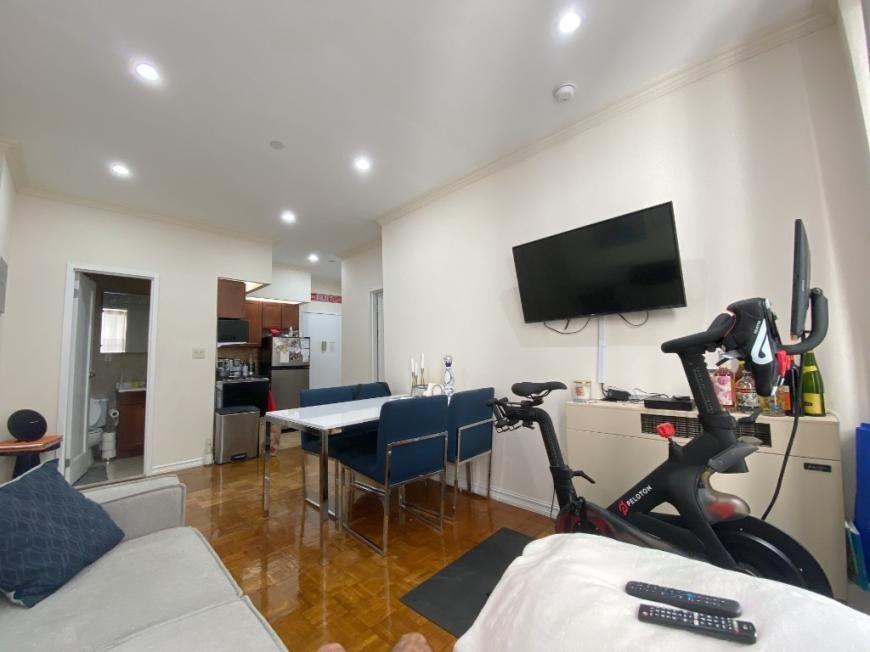 304 W 92nd St - Photo 4 of 10