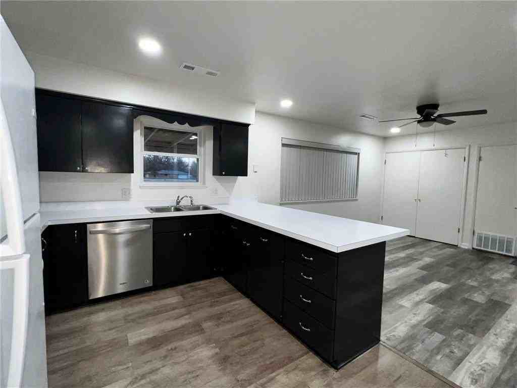 1708 Theodore Dr - Photo 6 of 22