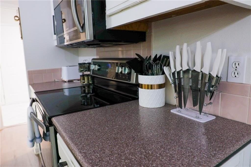 22 Penrith Dr - Photo 7 of 40