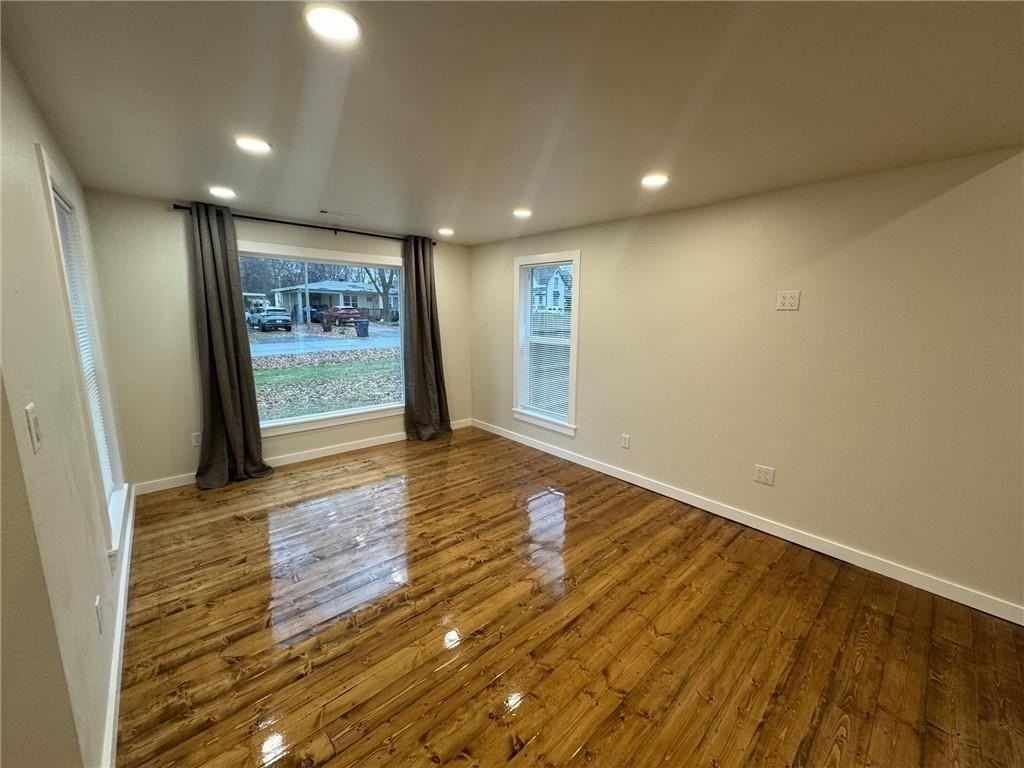 716 N Madison St - Photo 3 of 14