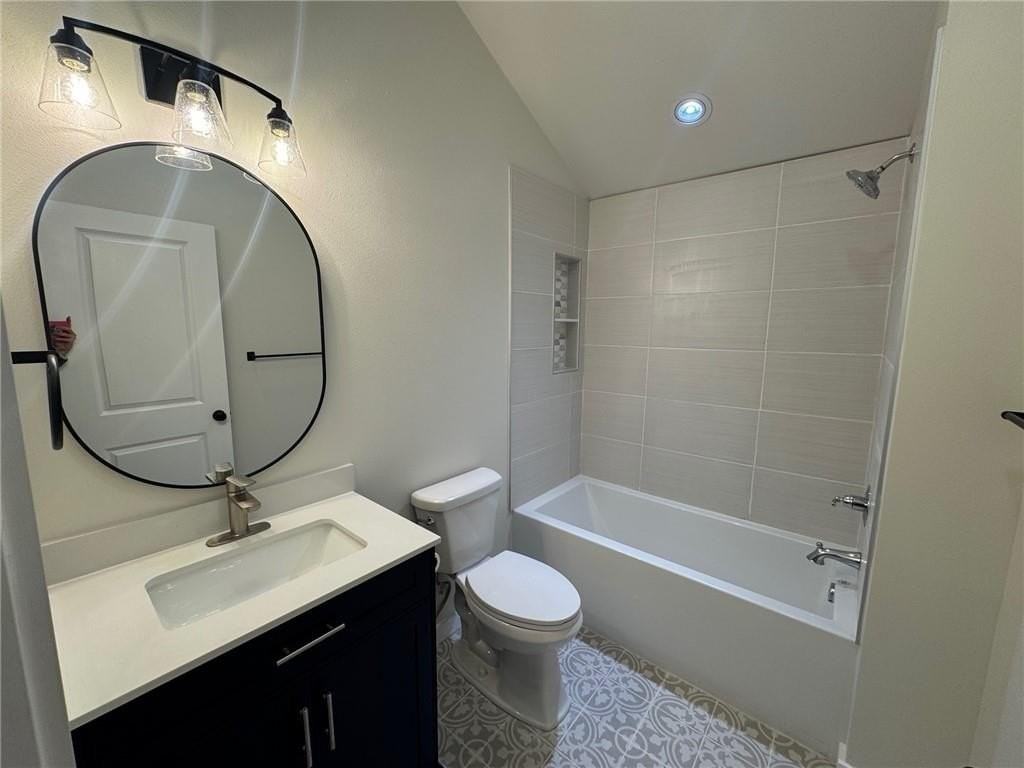 716 N Madison St - Photo 5 of 14