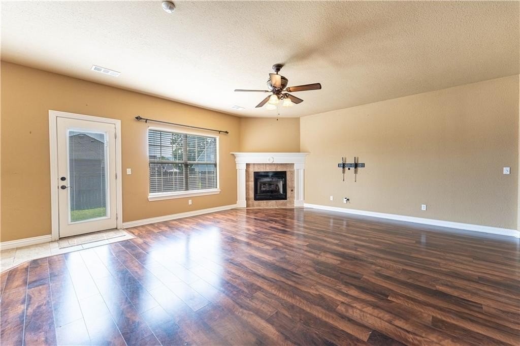 126 Angus Ln - Photo 4 of 24