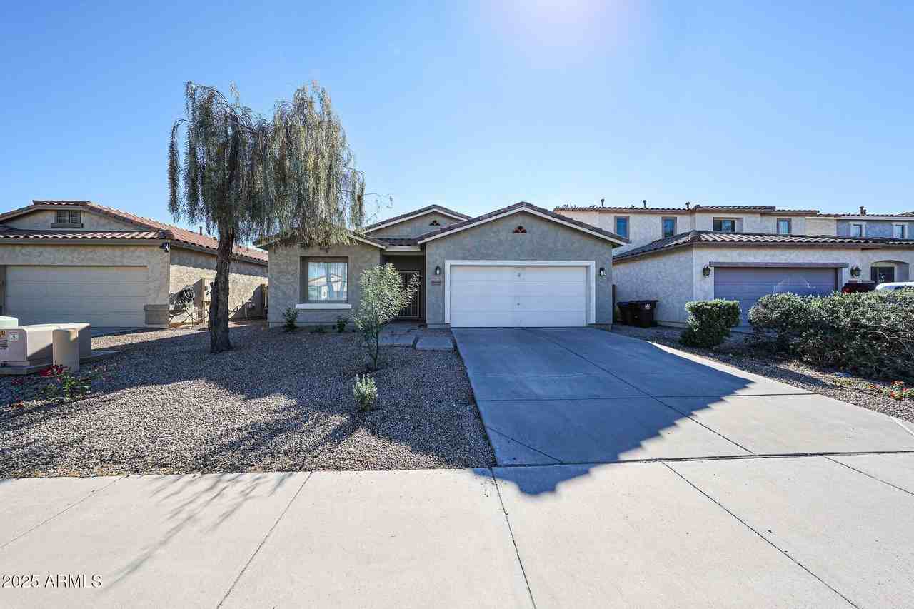 45449 W Alamendras St - Photo 2 of 40