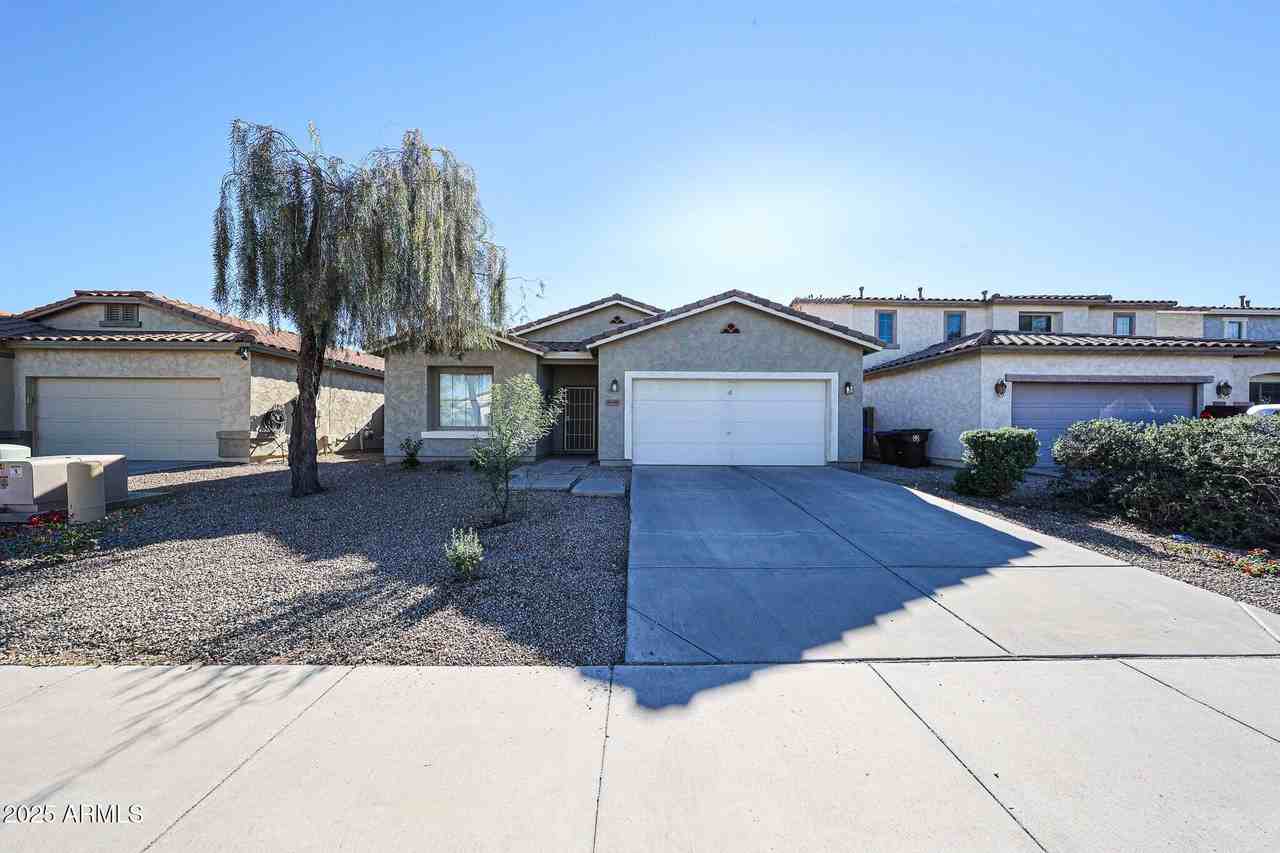 45449 W Alamendras St - Photo 3 of 40