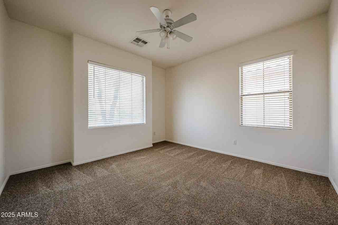 45449 W Alamendras St - Photo 5 of 40