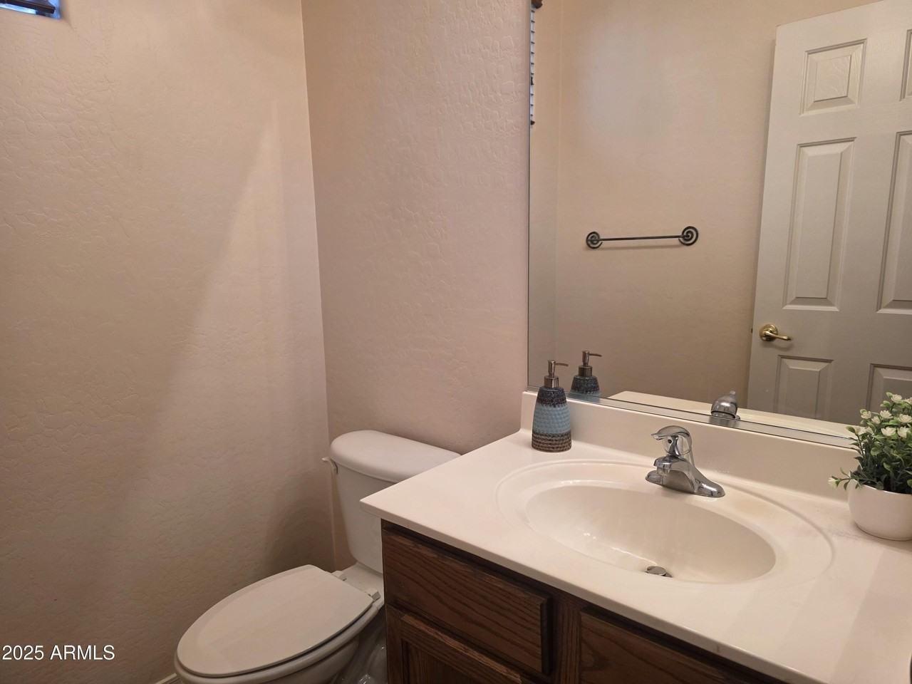 1162 East Springfield Place - Photo 4 of 27