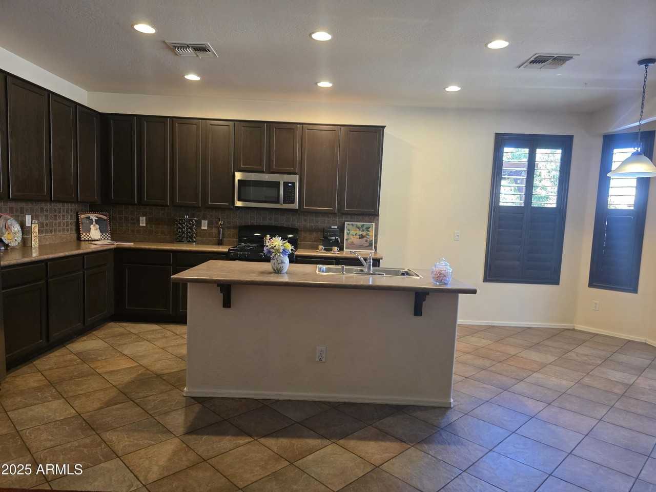 1162 E Springfield Pl - Photo 6 of 25