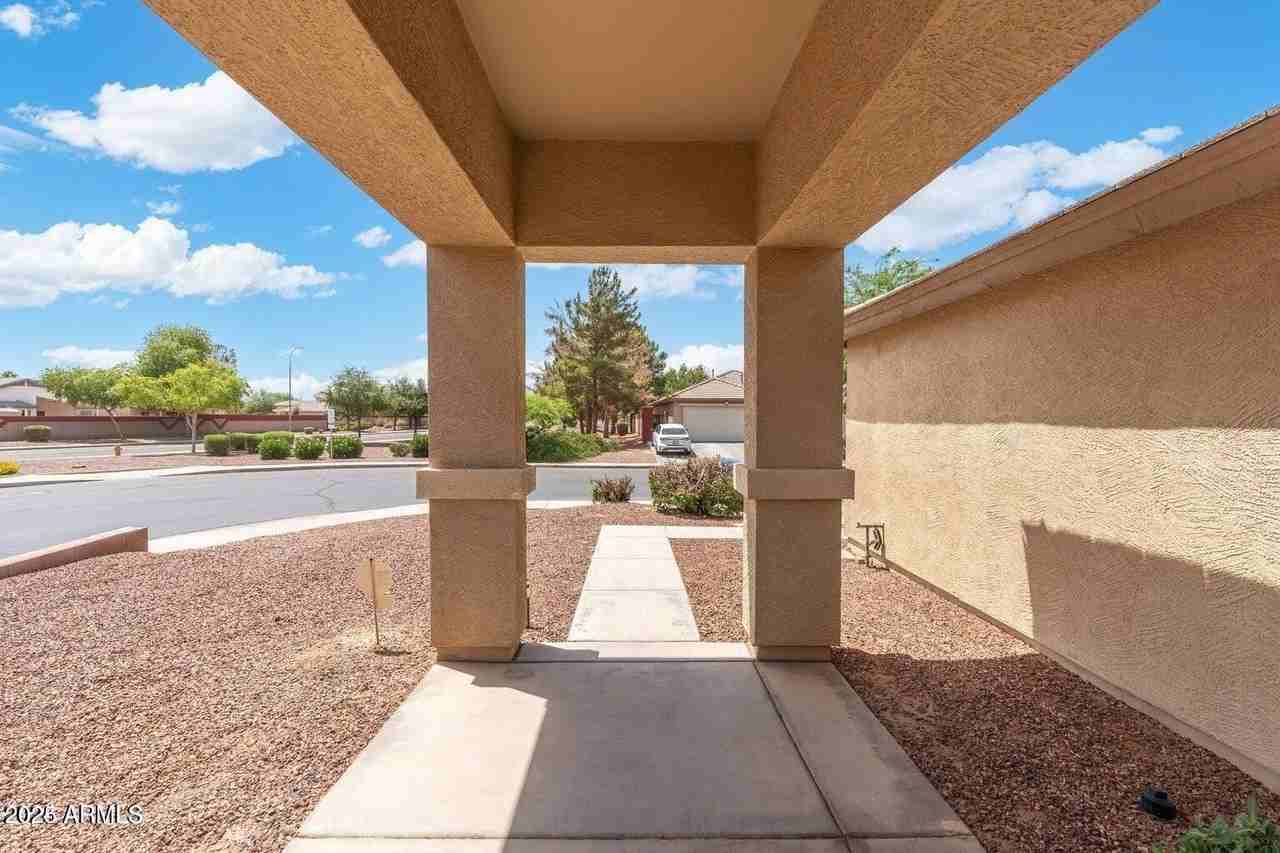 10833 West Elm Lane - Photo 7 of 50