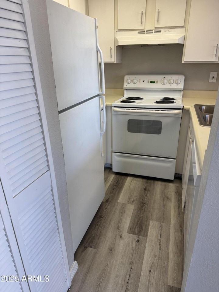 7221 E Granada Rd Apt 2 #2 - Photo 3 of 13