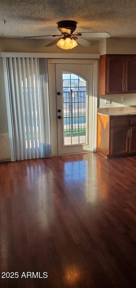 824 W Fordham Dr - Photo 4 of 20