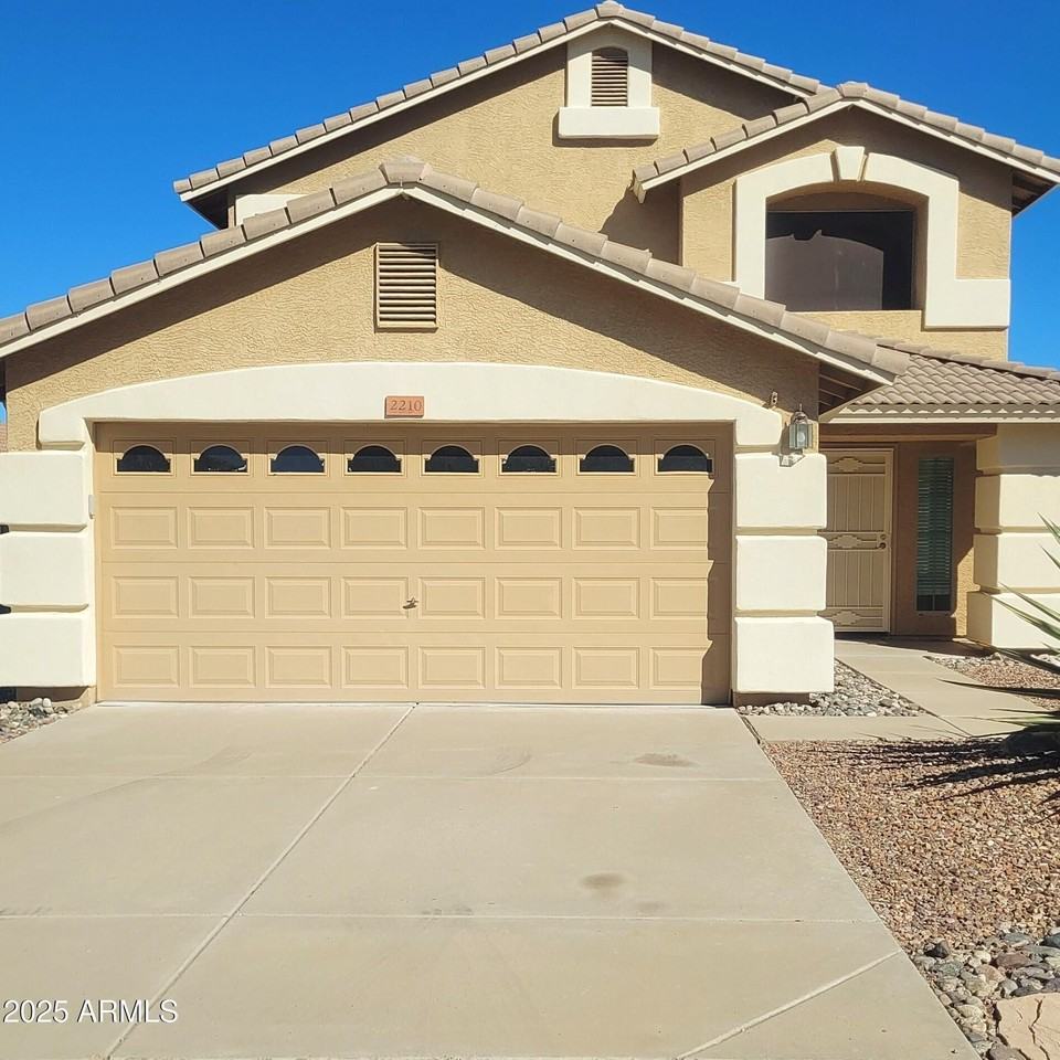 2210 E Paraiso Dr - Photo 2 of 27