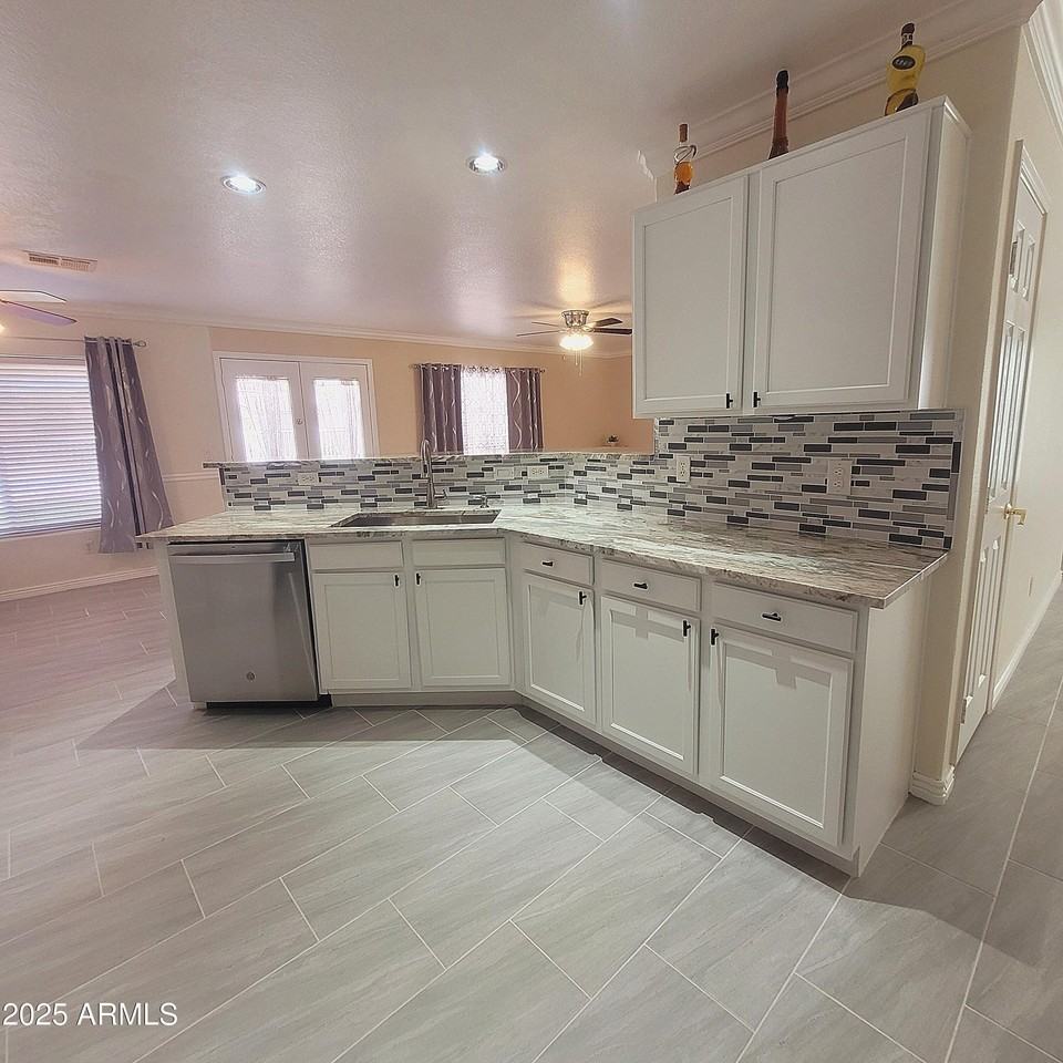 2210 E Paraiso Dr - Photo 4 of 27