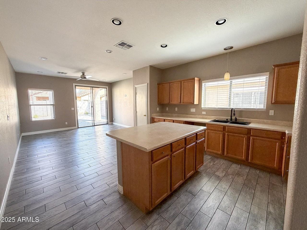 982 E Doris St - Photo 6 of 17