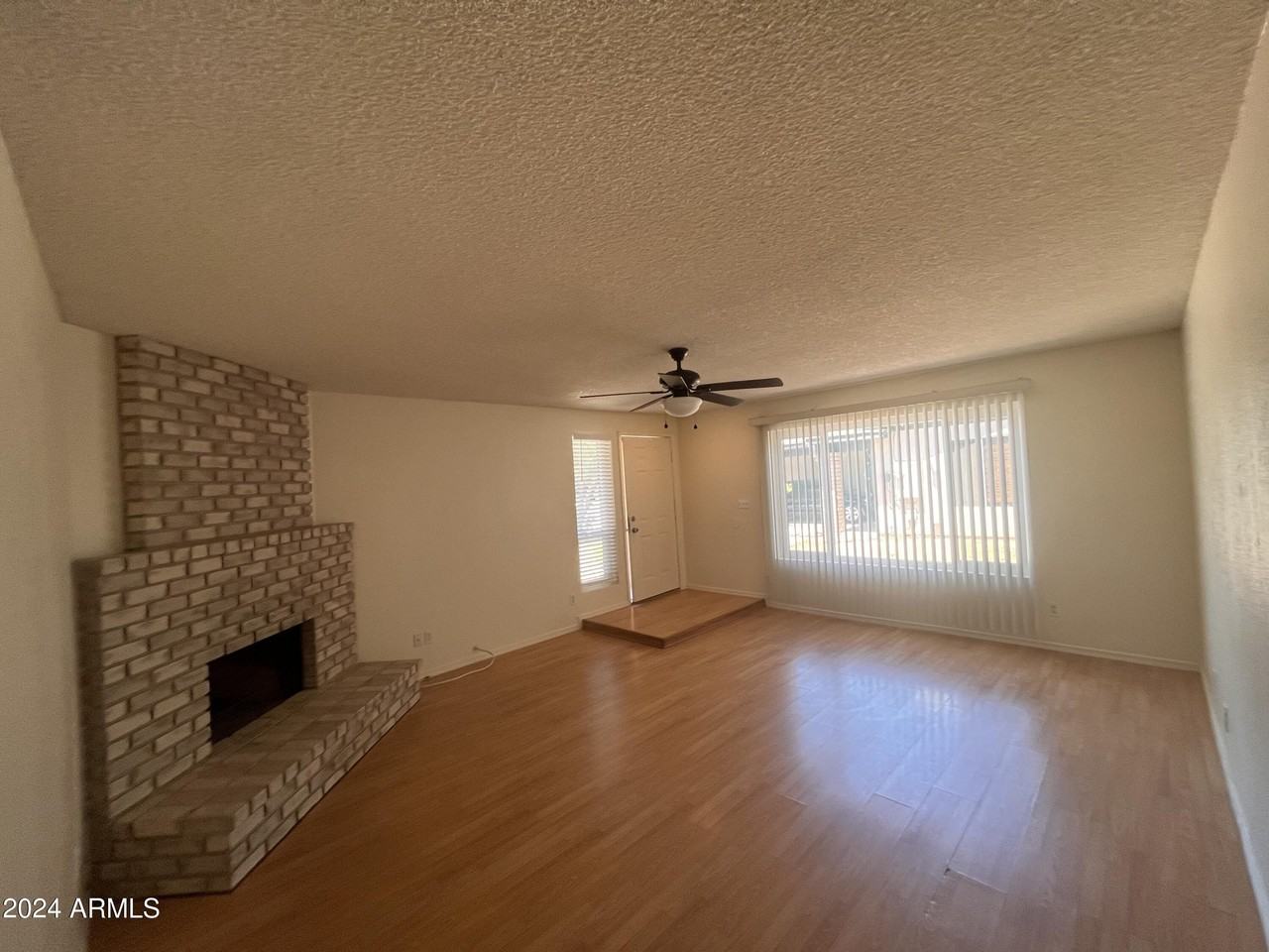 13037 N 51st Dr - Photo 6 of 26