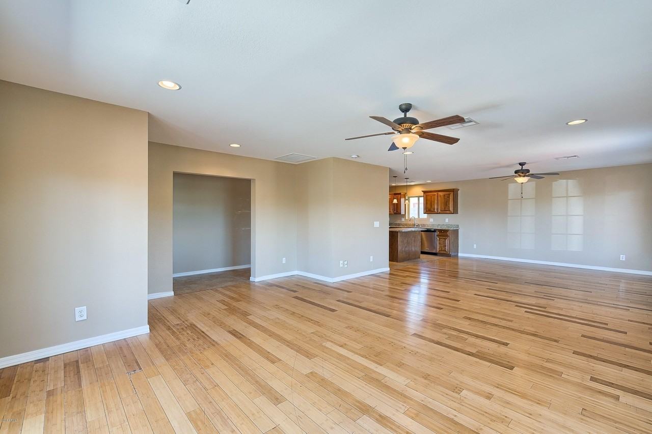 1601 North 13th Avenue - Photo 4 of 11