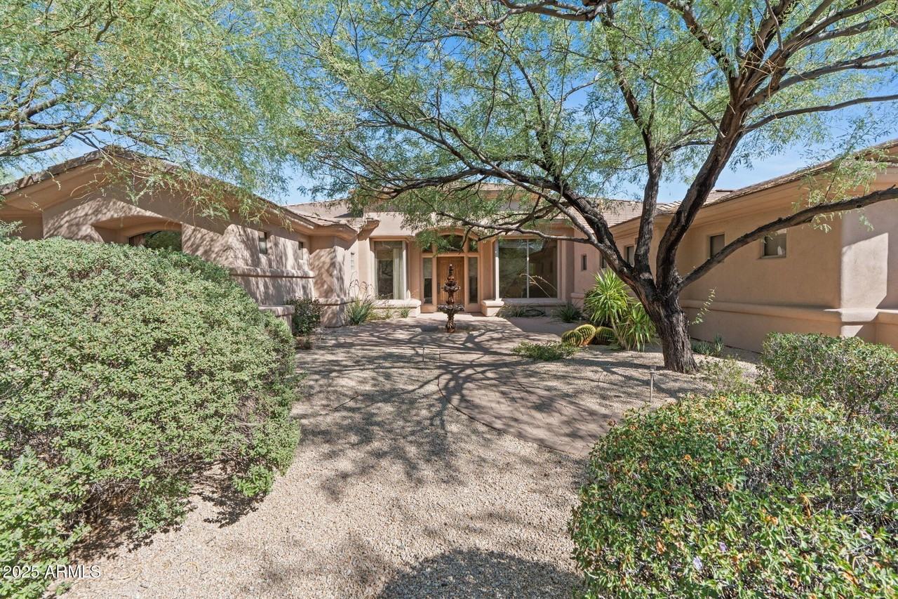 22463 N 54th St - Photo 2 of 50