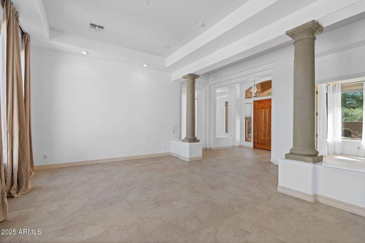 22463 N 54th St - Photo 6 of 50