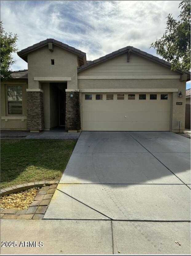 2747 E Clifton Ave - Photo 3 of 26