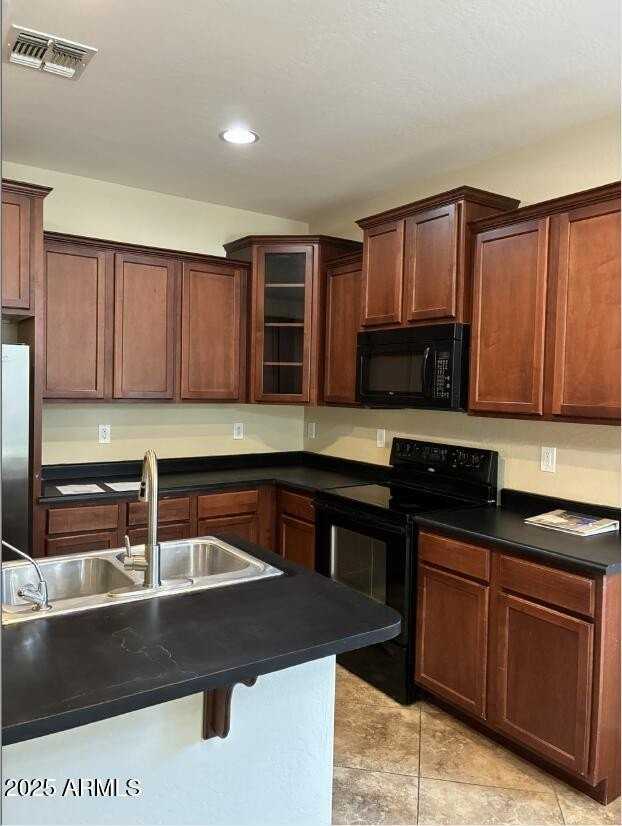 2747 E Clifton Ave - Photo 6 of 26