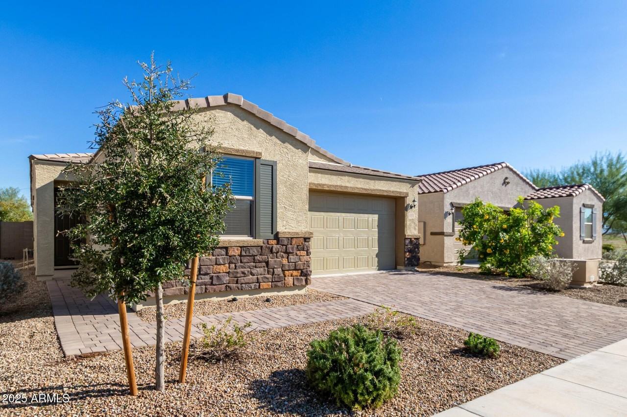 1017 S 7th St - Photo 3 of 27