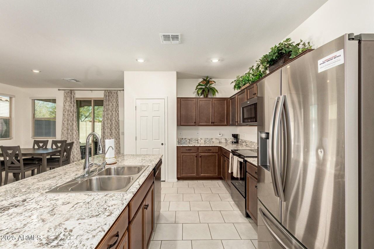 1017 S 7th St - Photo 6 of 27